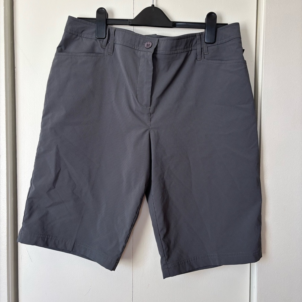 🎉4/30$🎉 NVO Golf Gray Stretch Shorts – Size 12 ✨ - Picture 1 of 5
